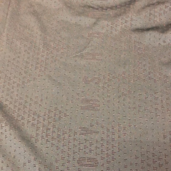 Gymshark performance shirt - Picture 7 of 7